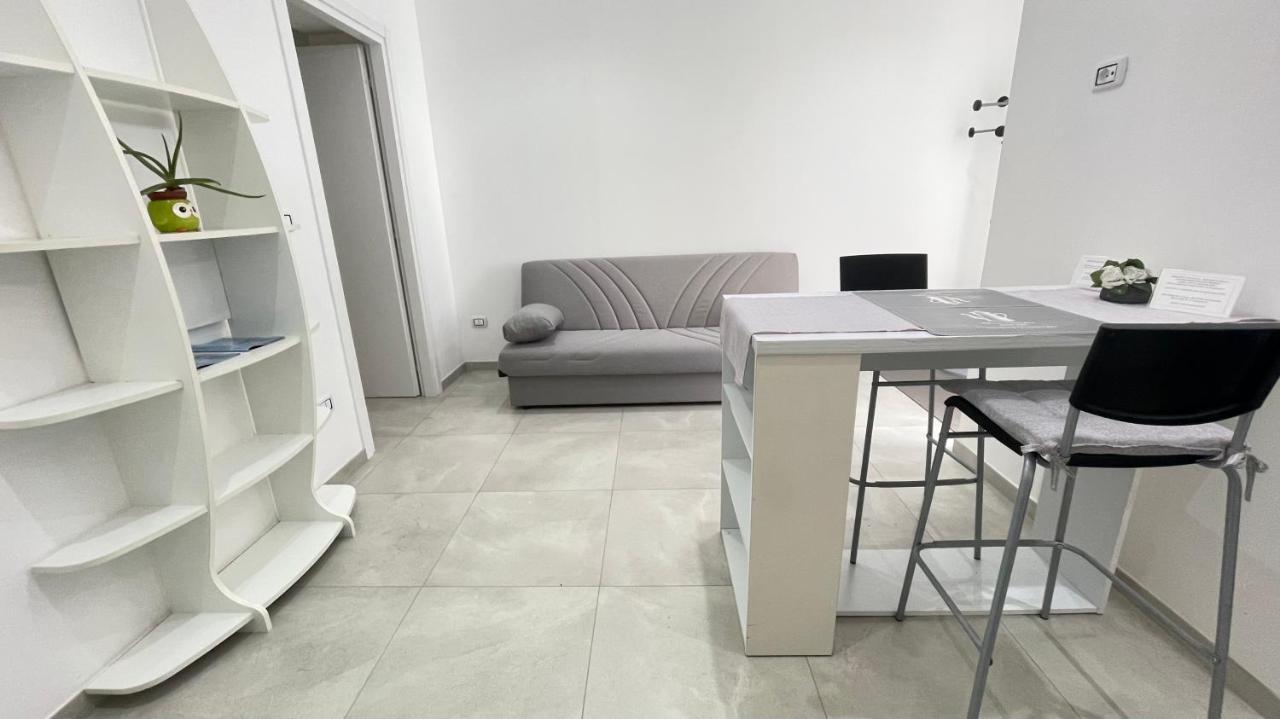 Al Quattordici Apartment Brindisi Luaran gambar